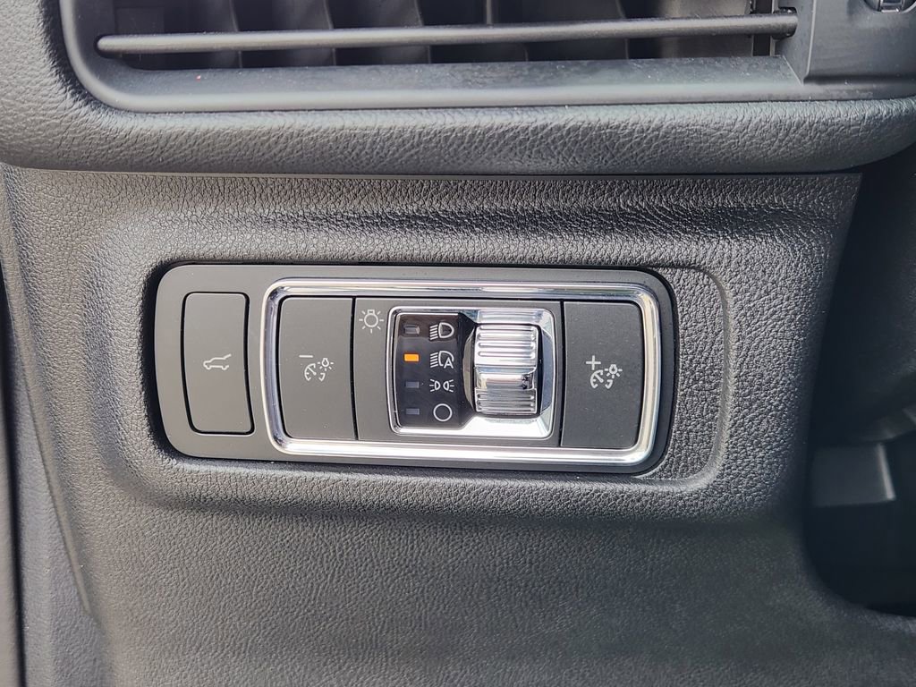 Used 2022 Lincoln Corsair FWD w/ Equipment Group 101A image 21