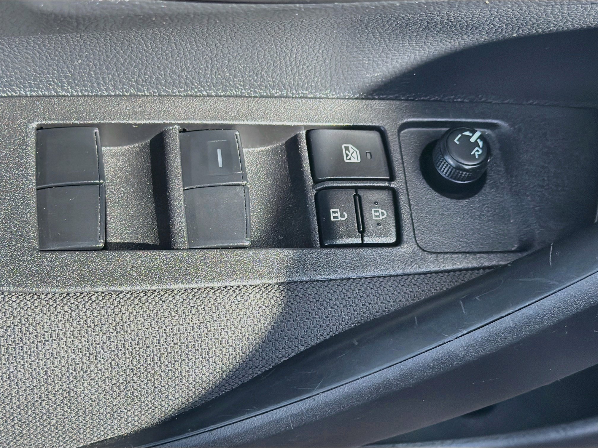 Used 2025 Toyota Corolla LE FWD image 15