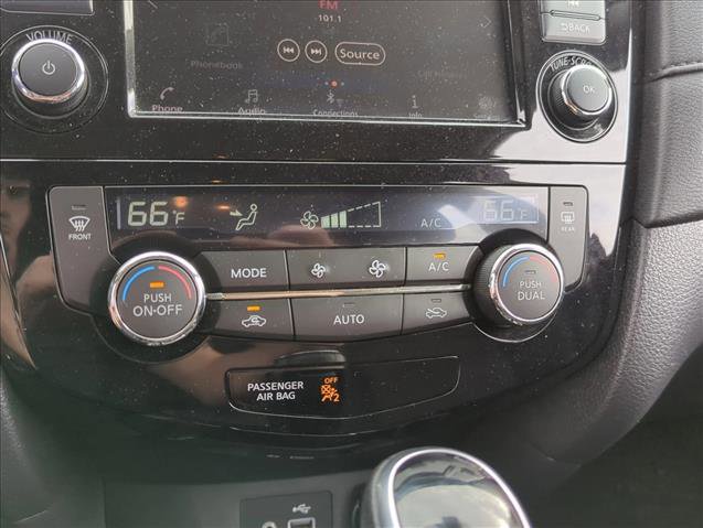 Used 2019 Nissan Rogue SV image 19