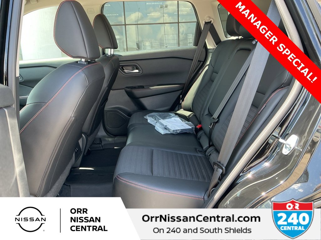 Certified 2025 Nissan Rogue SV image 15