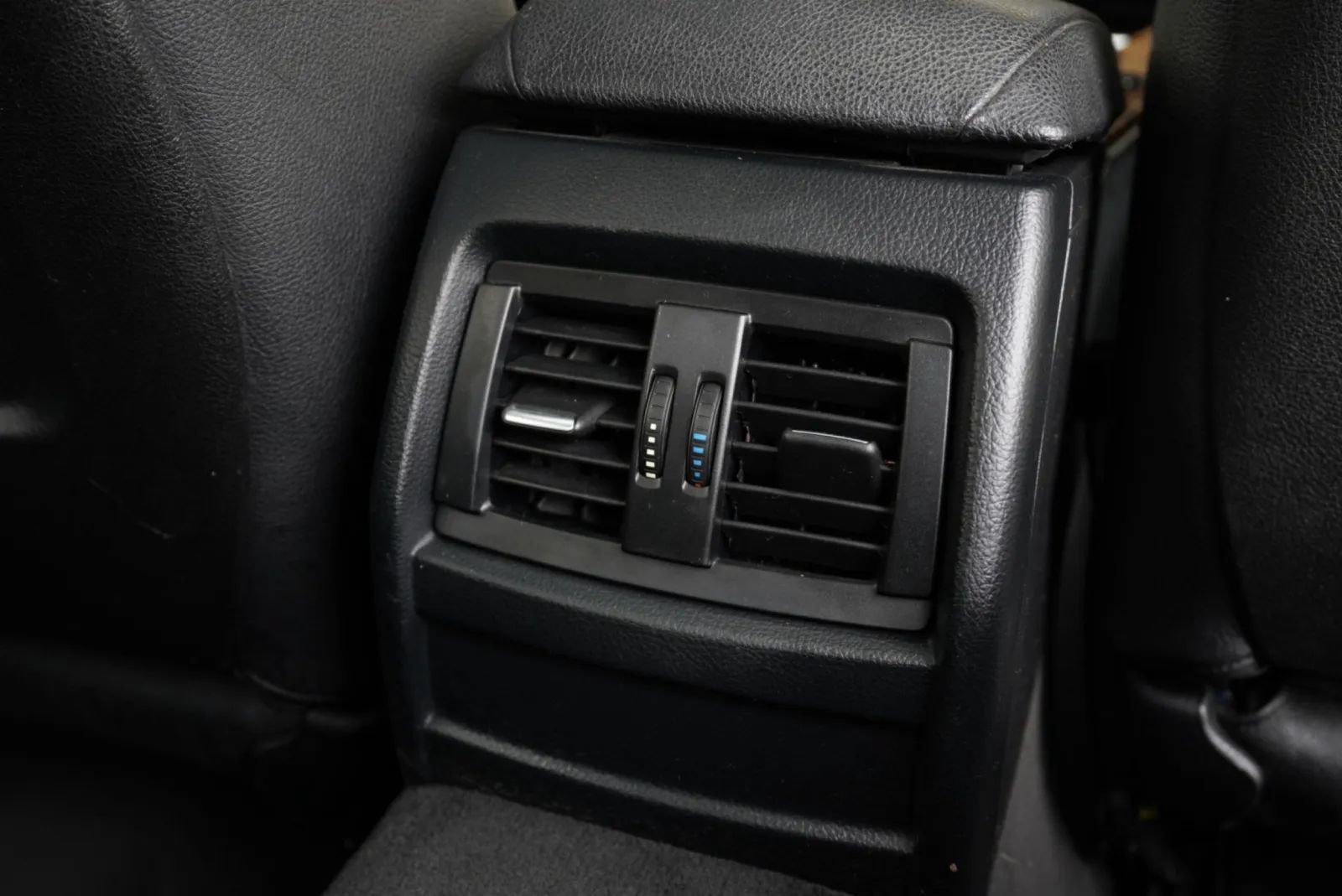 Used 2014 BMW 320i xDrive Sedan AWD/4WD image 30