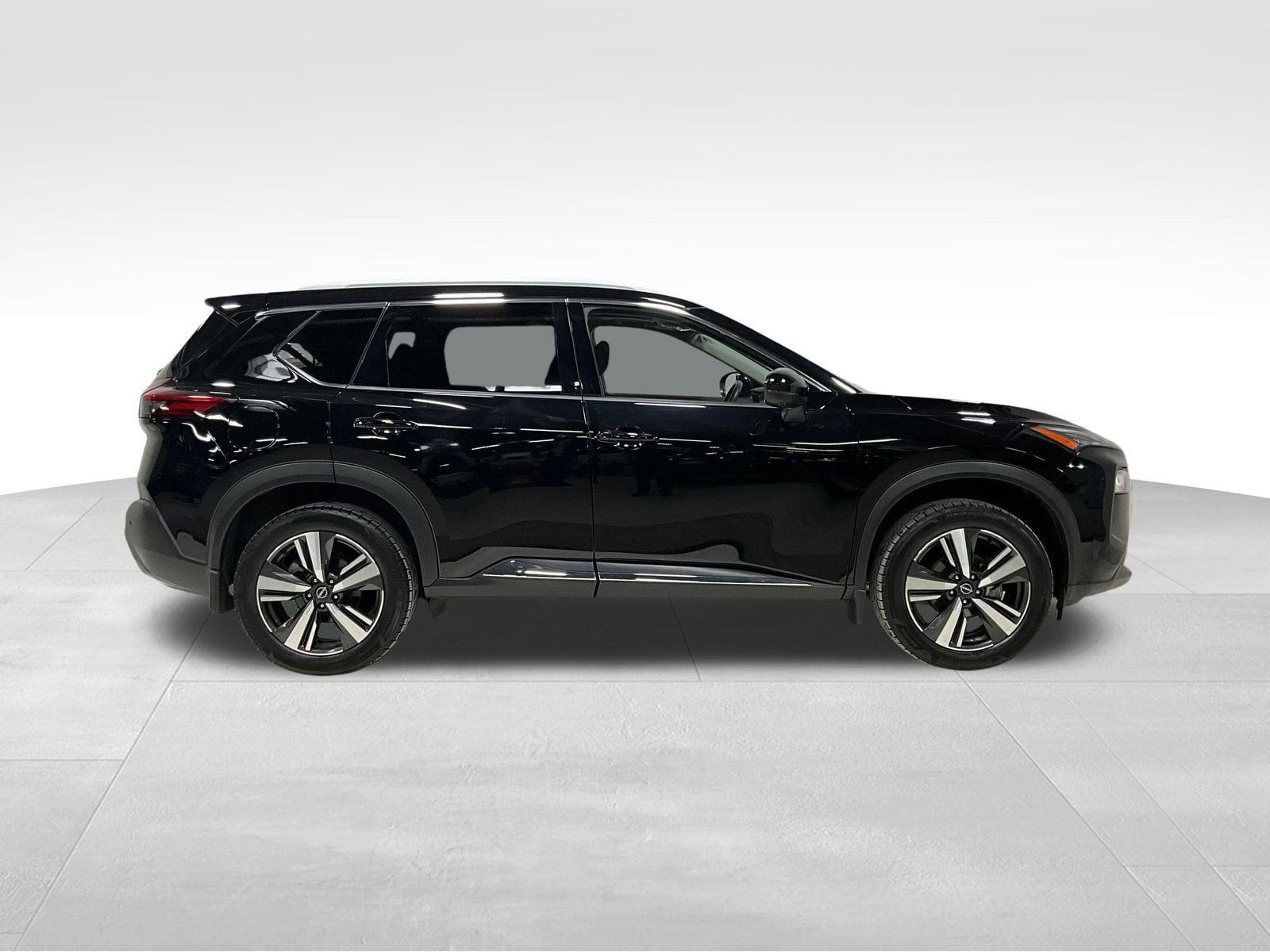 Used 2023 Nissan Rogue SL AWD/4WD image 4
