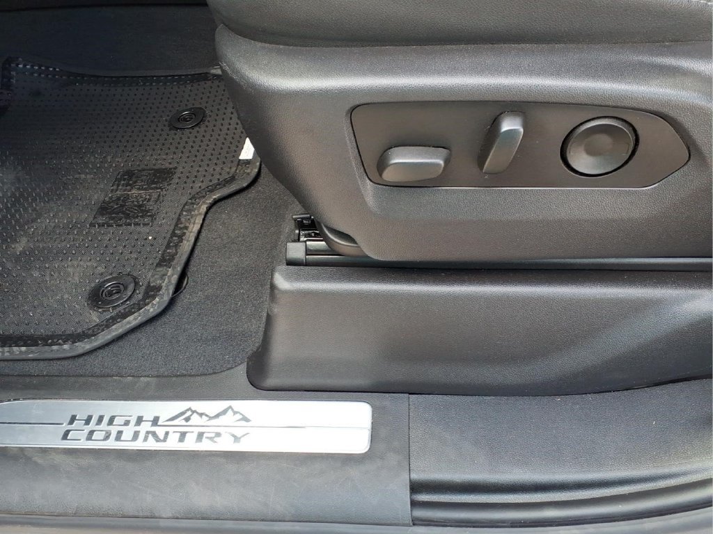 Used 2024 Chevrolet Silverado 3500 High Country w/ High Country Premium Package AWD/4WD image 17