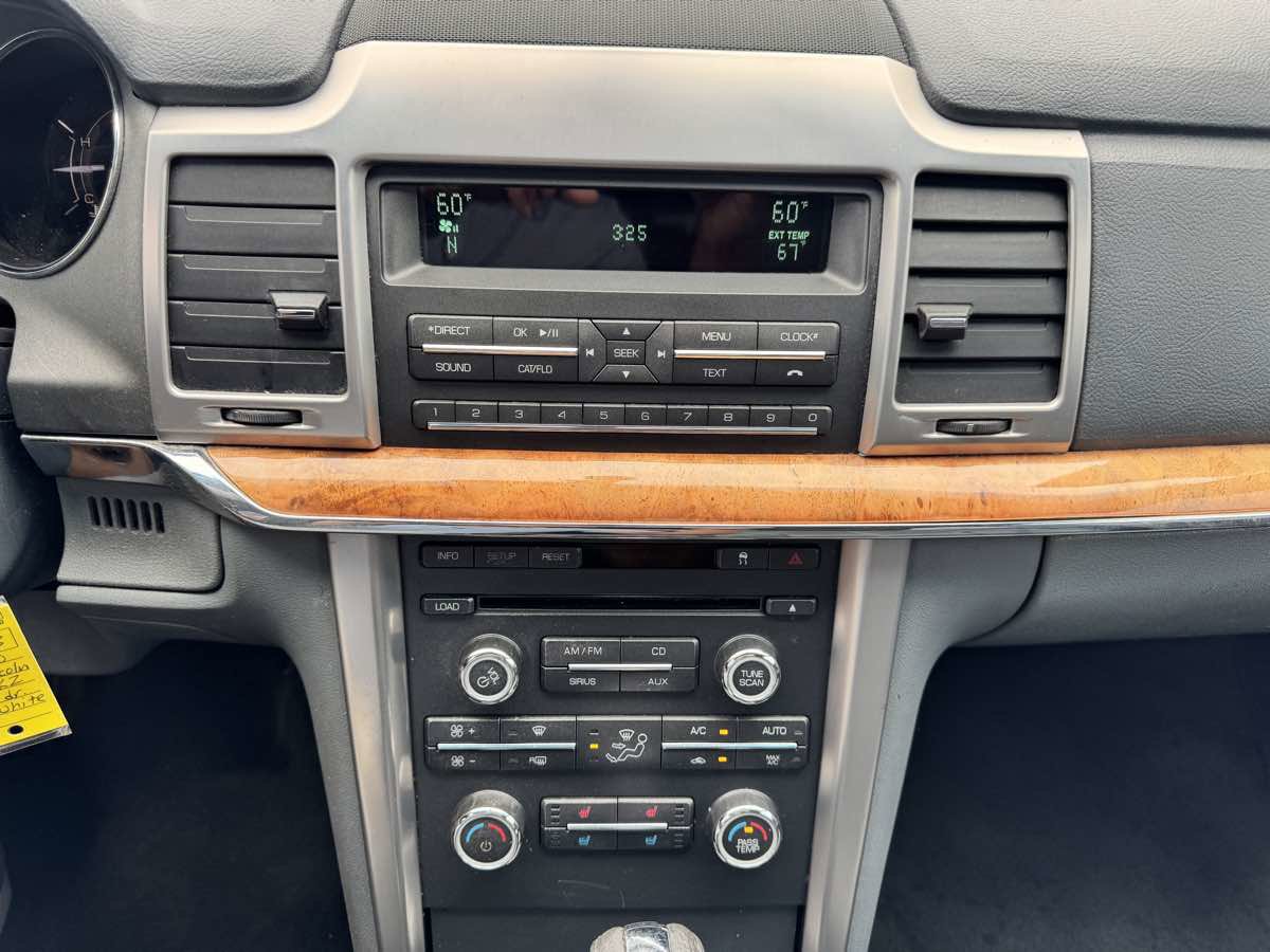 Used 2010 Lincoln MKZ FWD image 41