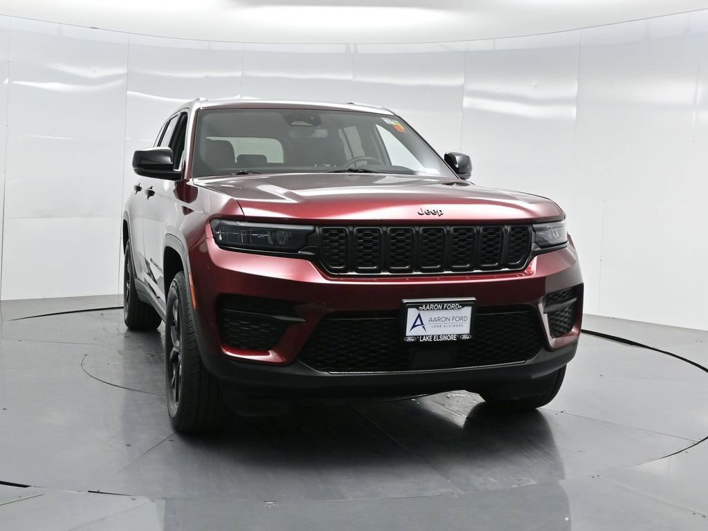 Used 2024 Jeep Grand Cherokee Altitude image 56