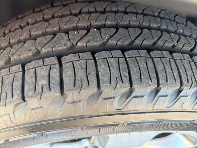 Used 2014 Jeep Grand Cherokee Limited w/ Trailer Tow Group IV AWD/4WD image 9