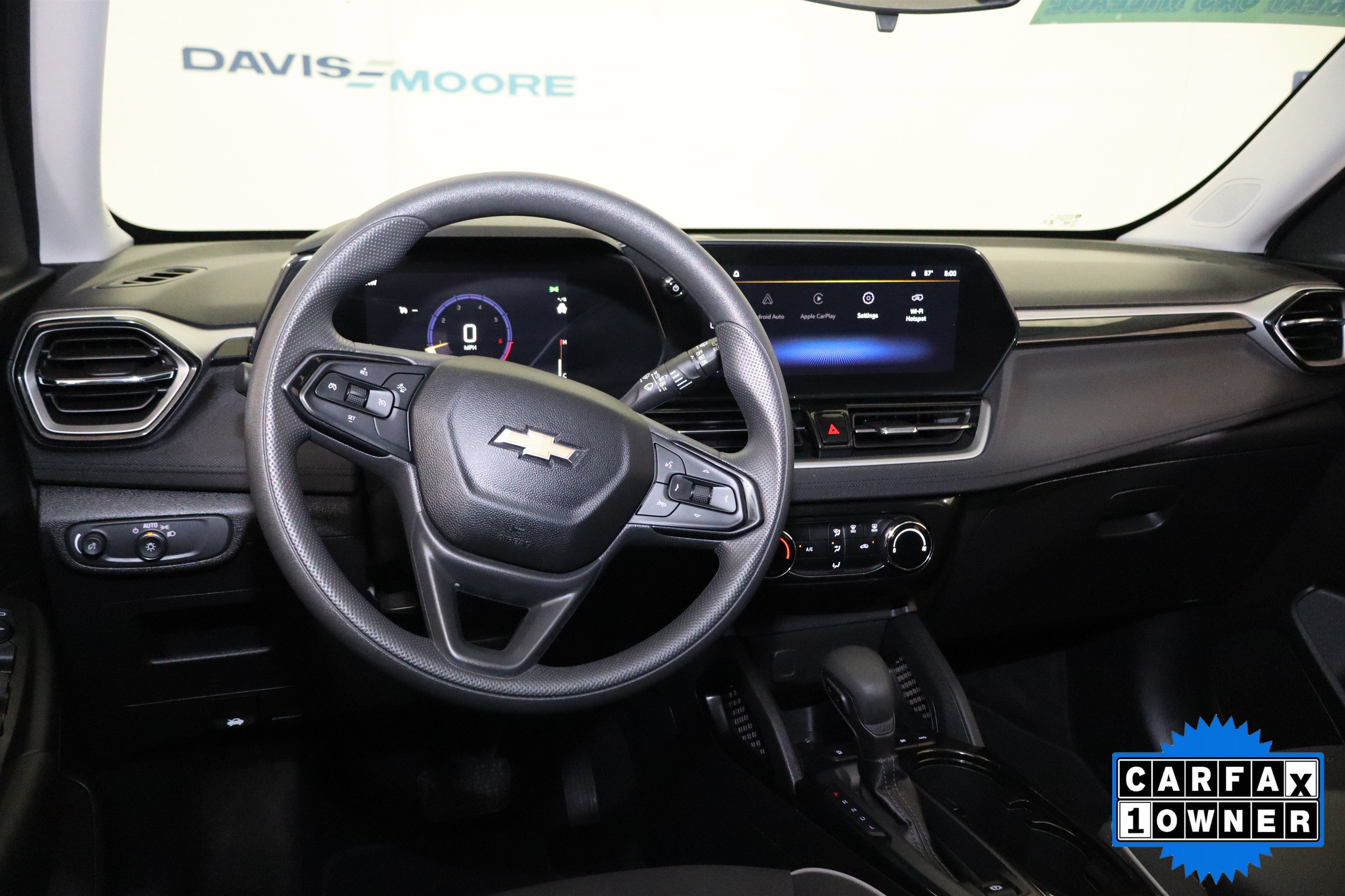 Used 2025 Chevrolet TrailBlazer LT AWD/4WD image 16