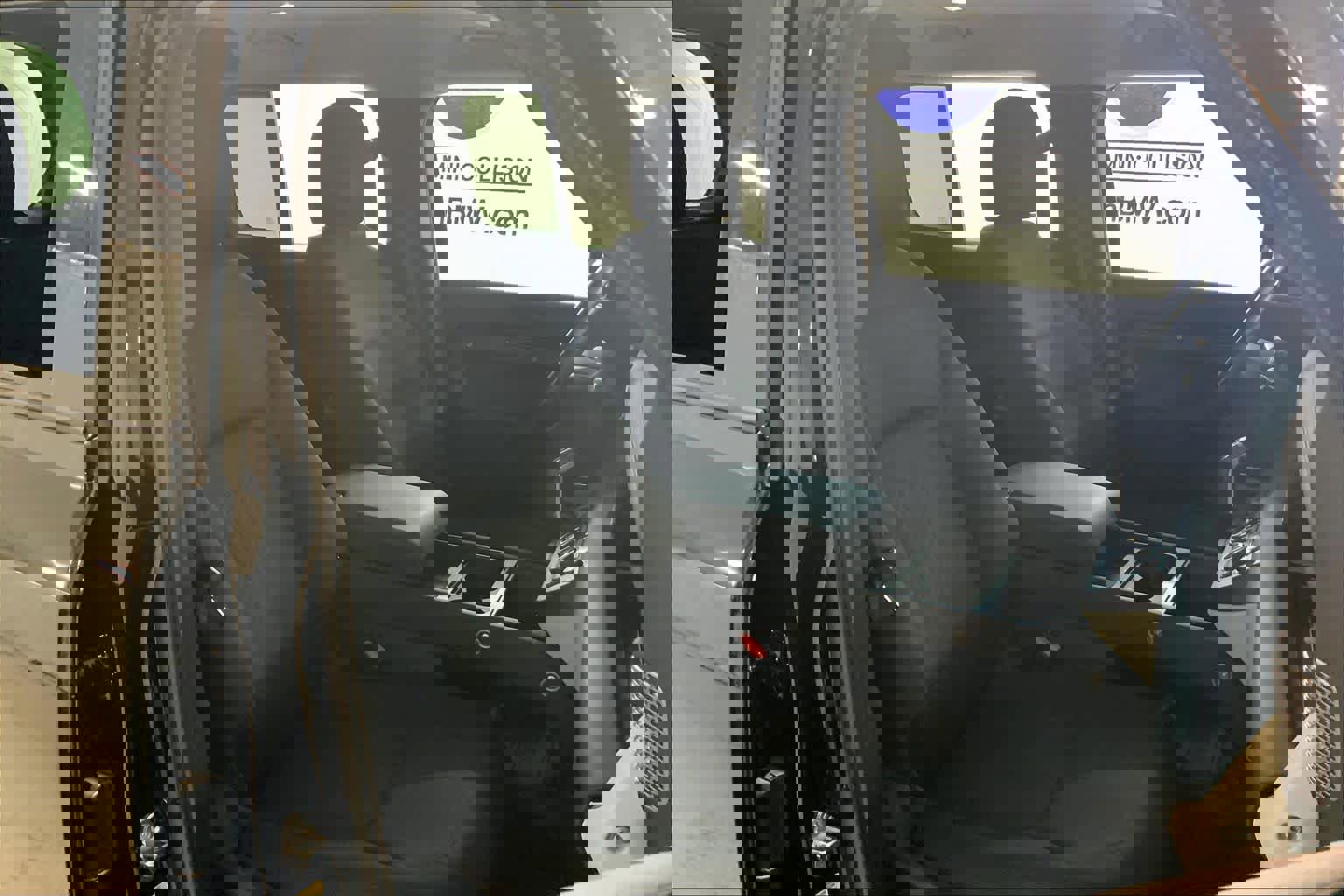 Used 2021 Land Rover Defender 110 image 8