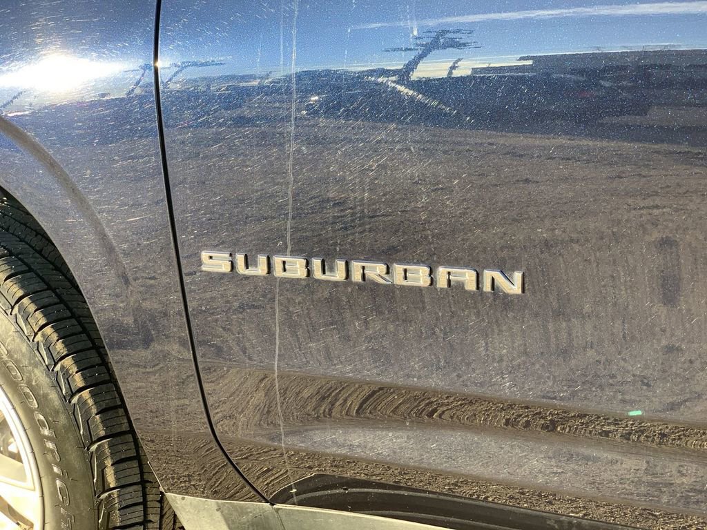 Used 2024 Chevrolet Suburban Premier image 30