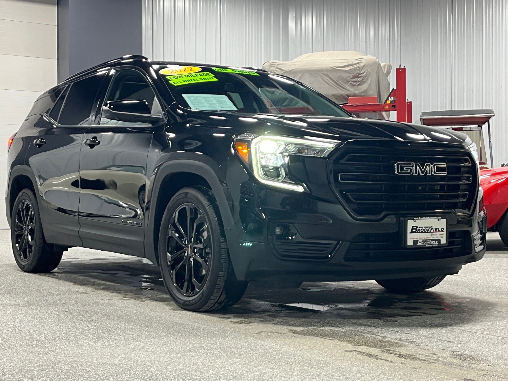 Certified 2022 GMC Terrain SLT w/ Infotainment Package II image 7