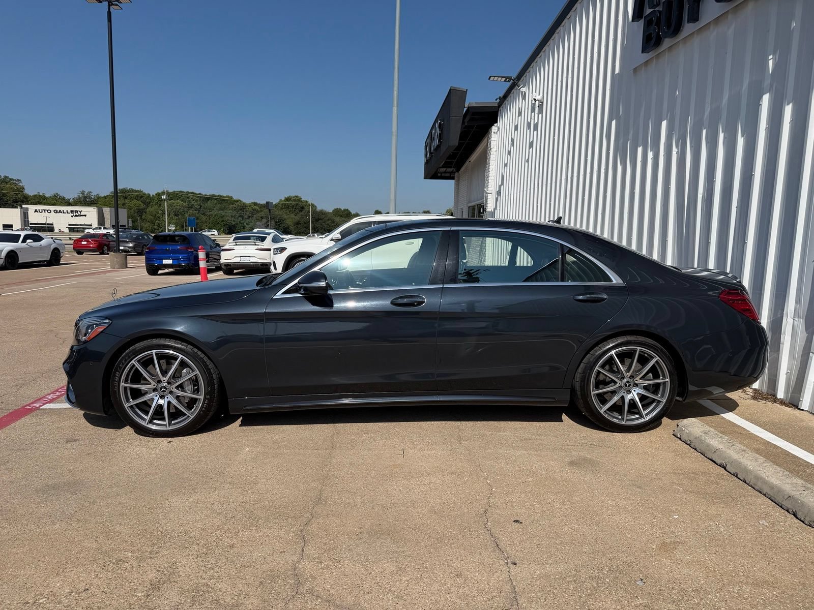 Used 2019 Mercedes-Benz S 560 Sedan image 3