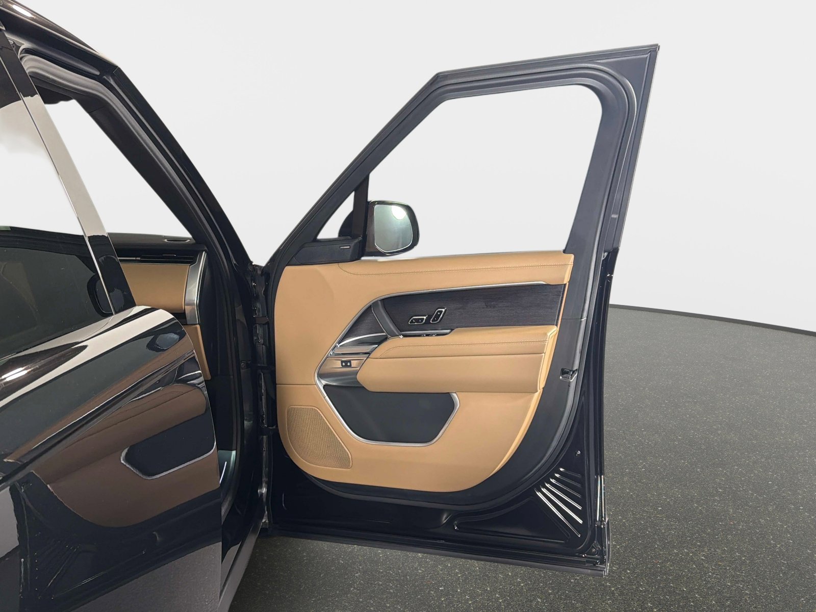 Used 2025 Land Rover Range Rover Long Wheelbase SE image 22