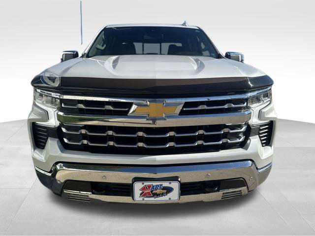 Used 2024 Chevrolet Silverado 1500 LTZ AWD/4WD image 3
