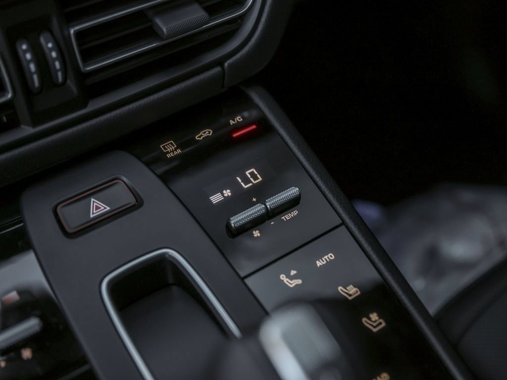 Certified 2026 Porsche Macan AWD/4WD image 26