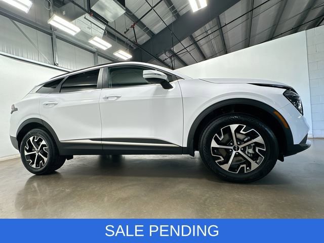 Used 2025 Kia Sportage EX w/ Premium Package AWD/4WD image 3