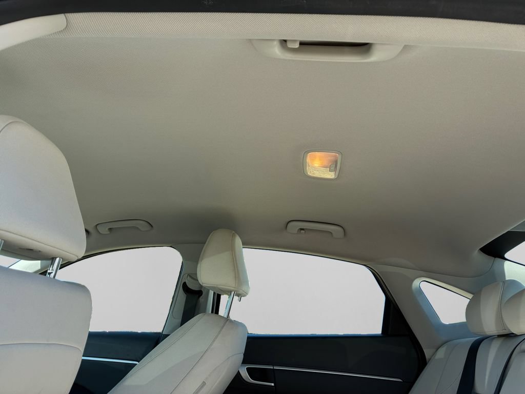 Used 2025 Hyundai Sonata SEL FWD image 10