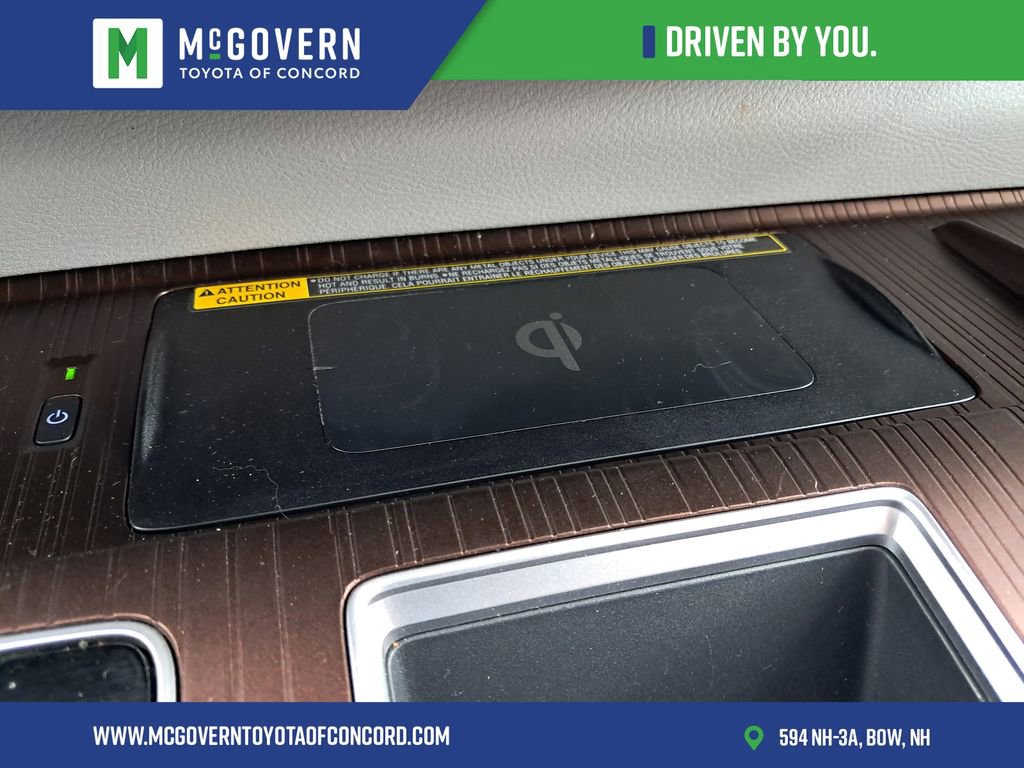 Used 2022 Toyota Sienna XLE w/ XLE Plus Package image 26