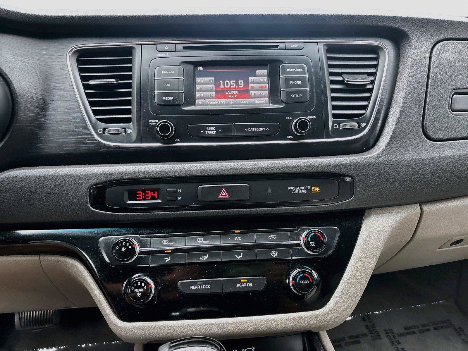 Used 2016 Kia Sedona LX w/ Option Group 020 FWD image 11