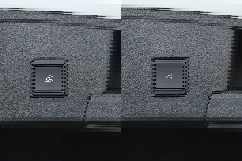 New 2026 Volkswagen Atlas Cross Sport SEL image 30