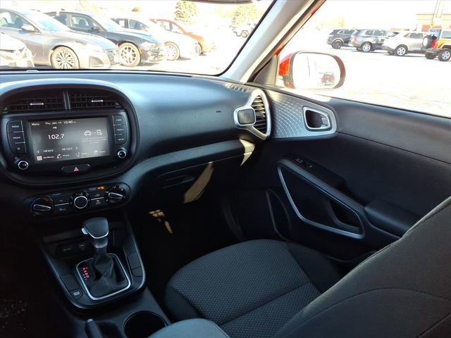 Used 2022 Kia Soul LX w/ Technology Package image 17