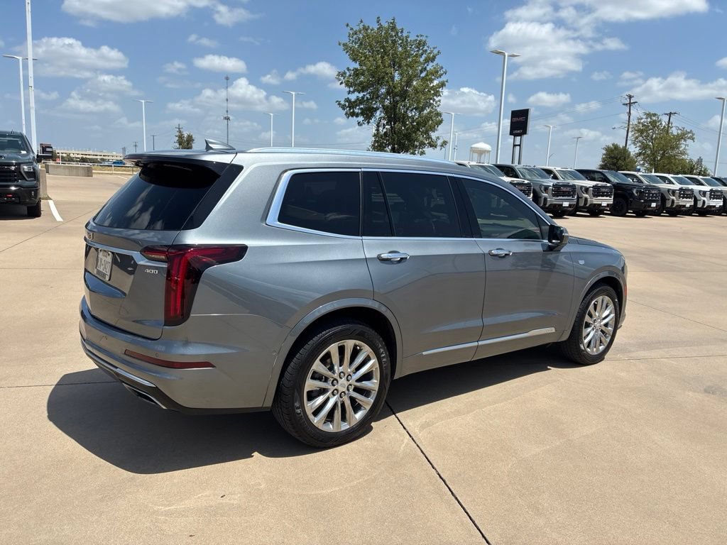 Used 2022 Cadillac XT6 Premium Luxury w/ Technology Package FWD image 4