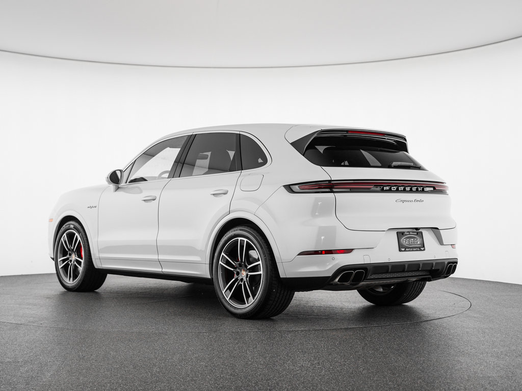 Used 2024 Porsche Cayenne Turbo AWD/4WD image 3