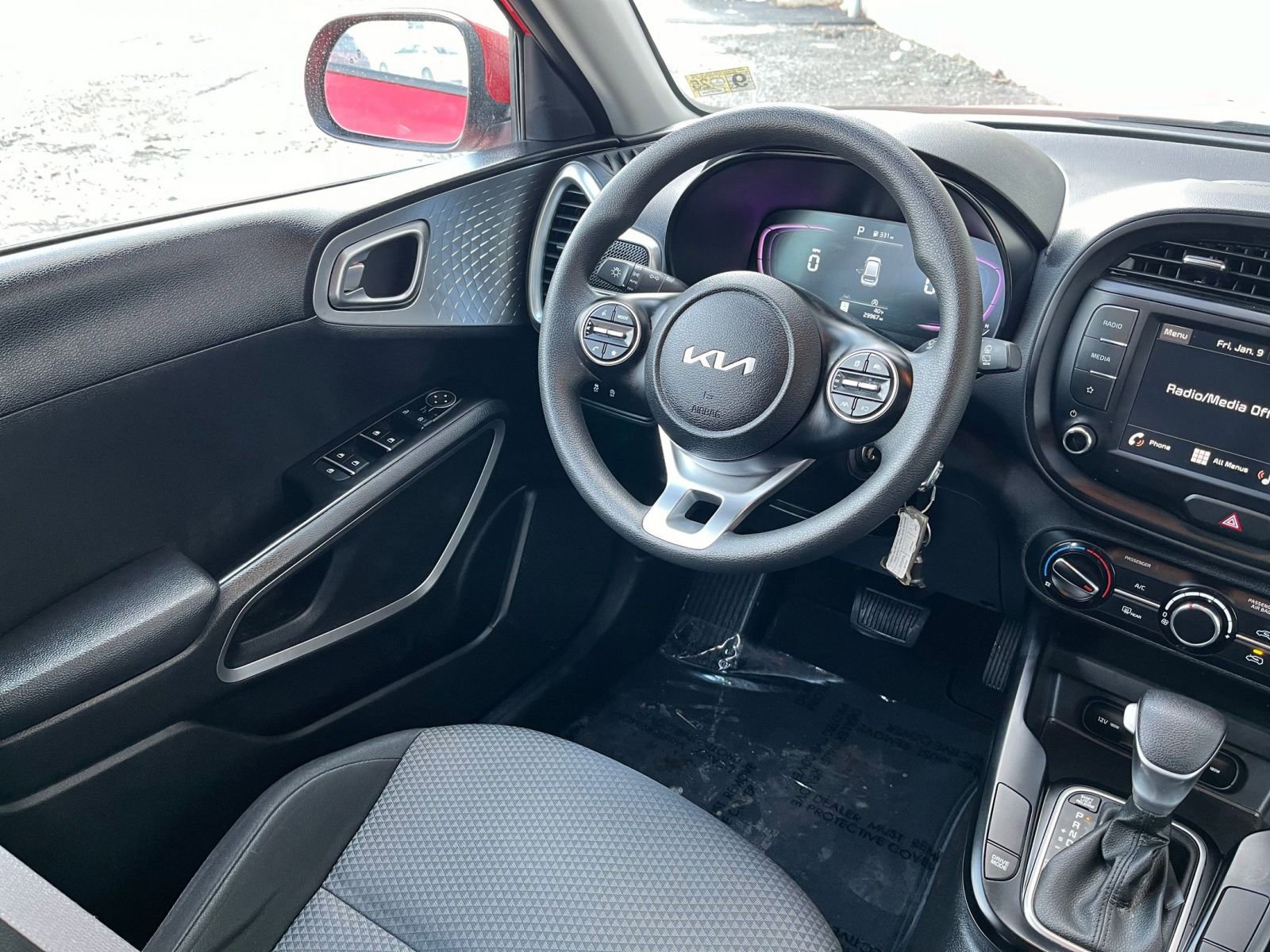 Used 2025 Kia Soul LX w/ LX Technology Package image 30