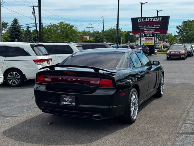 Used 2014 Dodge Charger SE RWD image 5