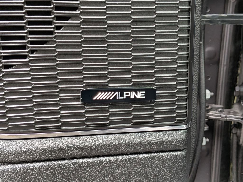 Used 2023 Jeep Grand Cherokee Overland image 13