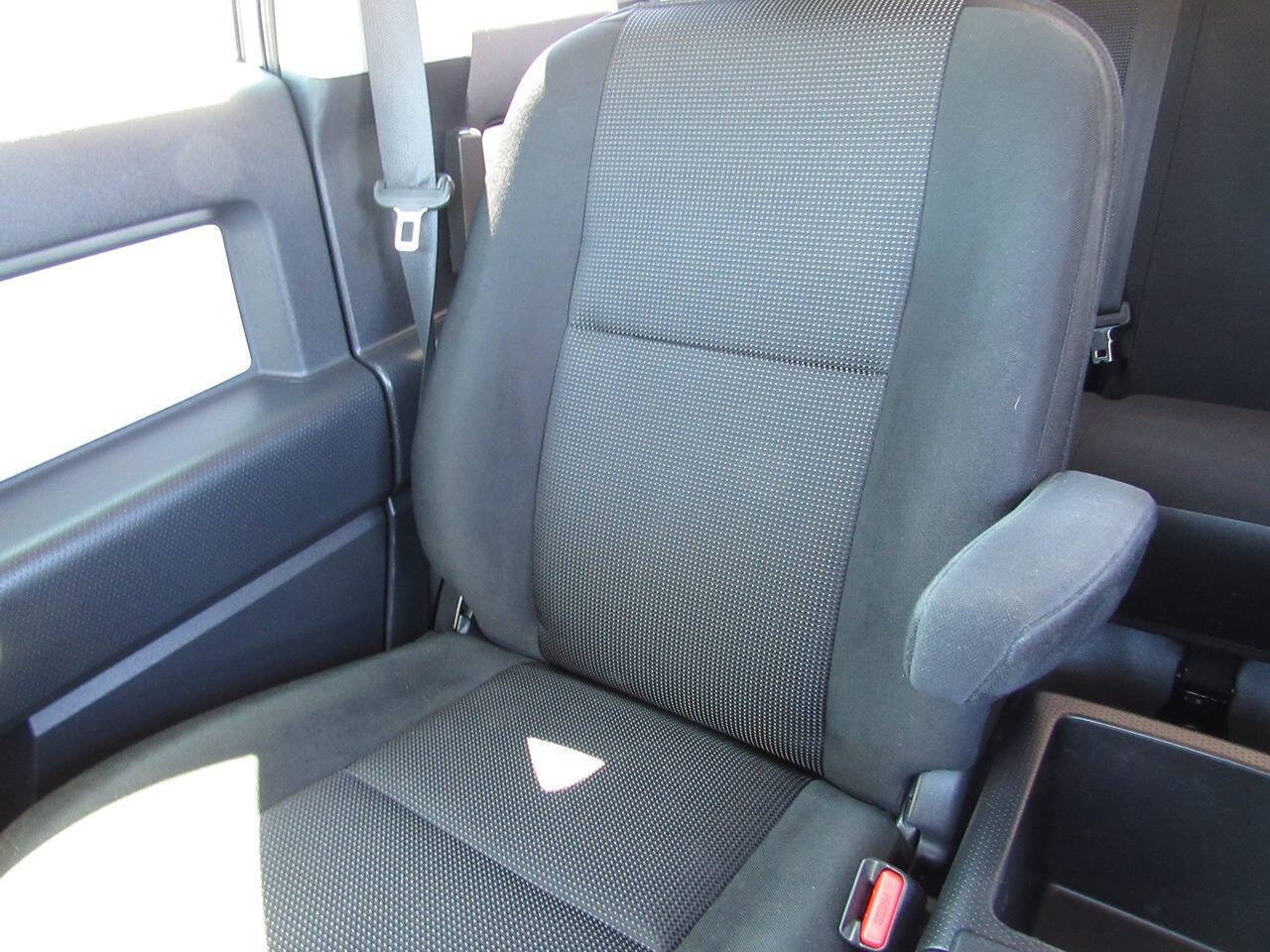 Used 2014 Toyota FJ Cruiser 4WD w/ Upgrade Package image 20