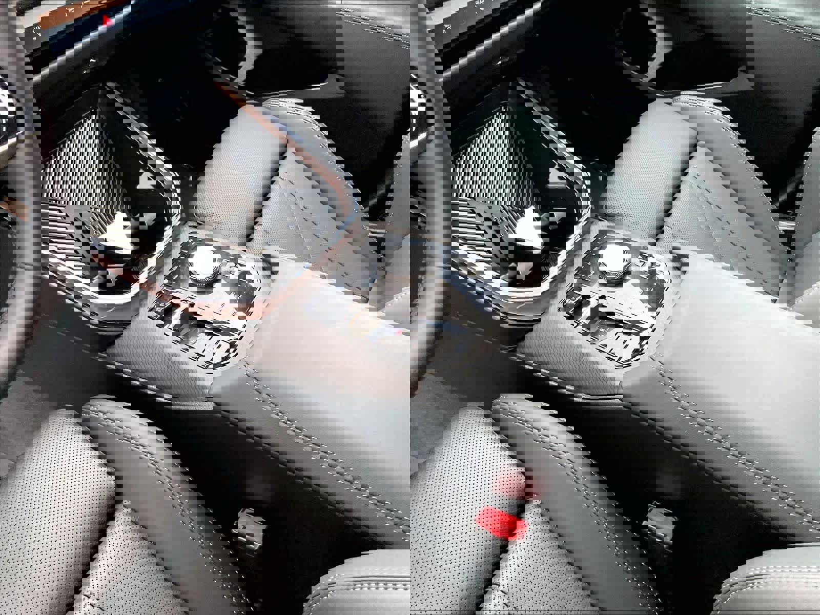 Used 2025 BMW X3 xDrive30i w/ Premium Package image 18