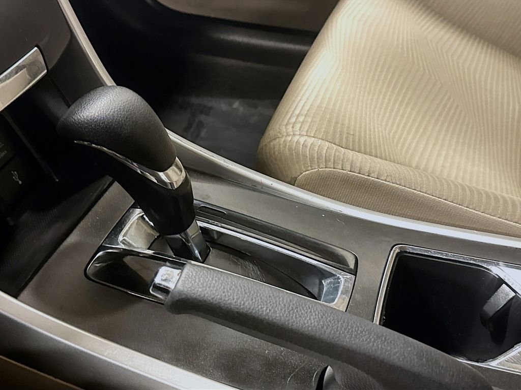 Used 2015 Honda Accord LX image 19
