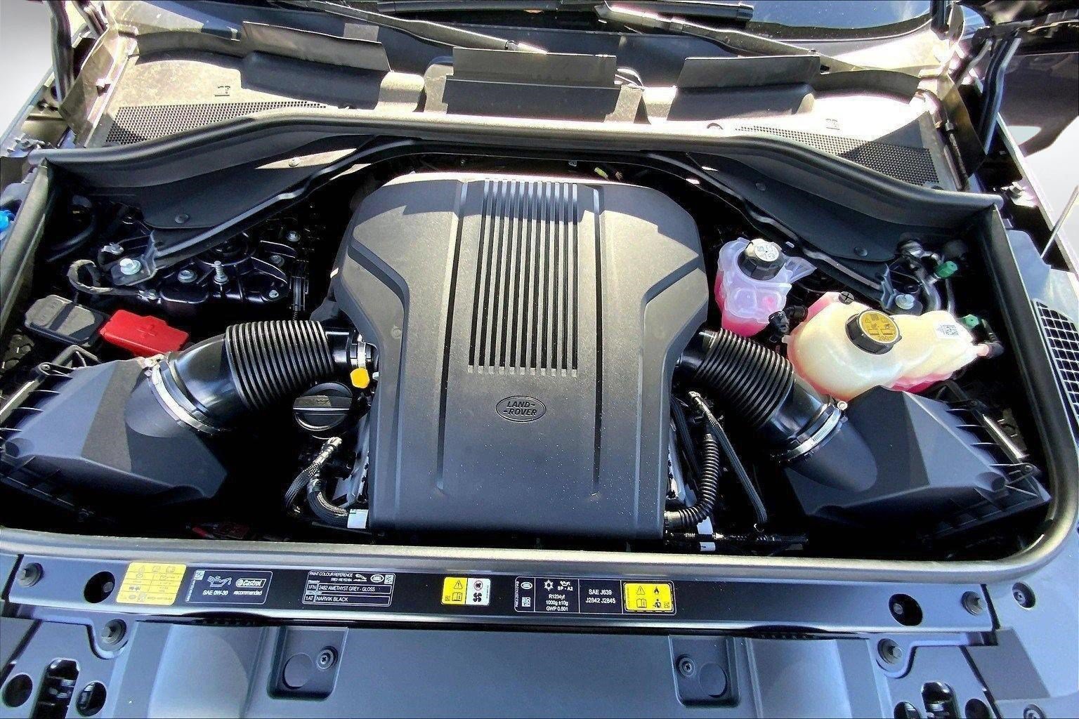 New 2025 Land Rover Range Rover Sport Autobiography AWD/4WD image 13