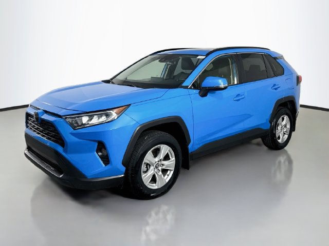 Used 2019 Toyota RAV4 XLE w/ Convenience Package FWD image 4