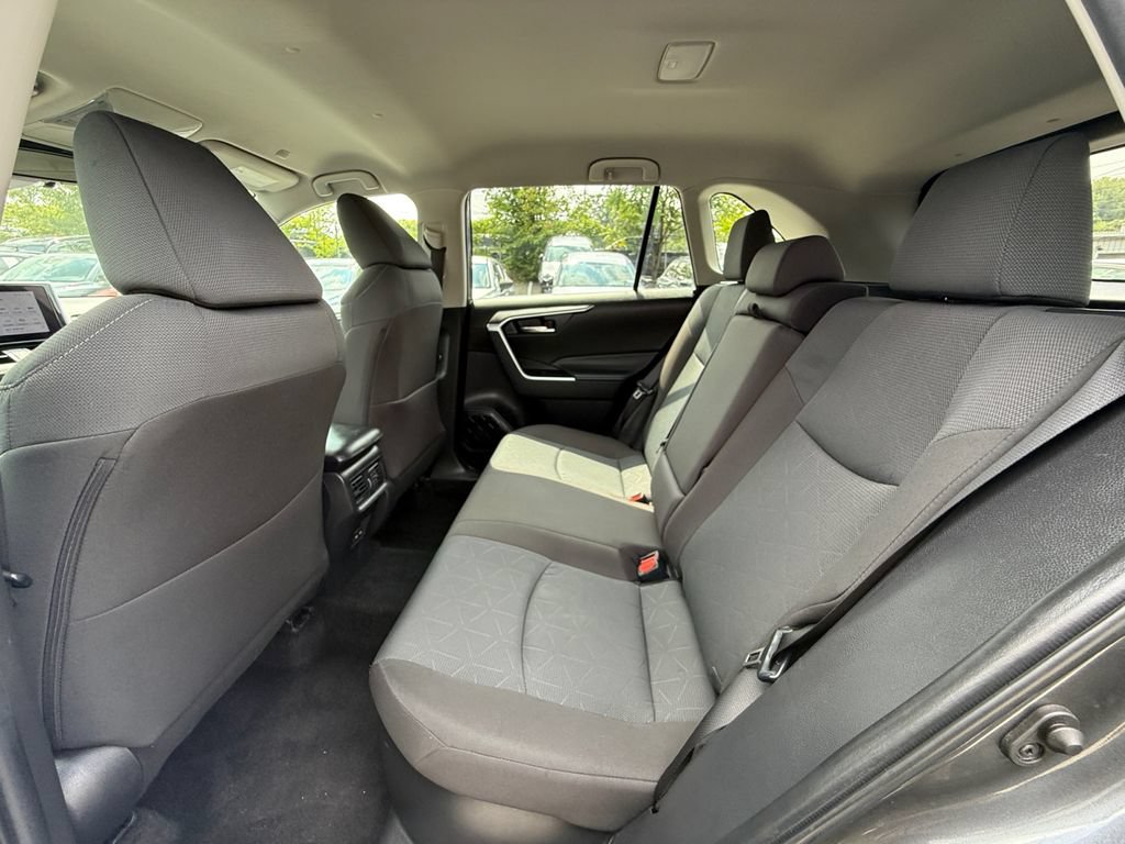Used 2025 Toyota RAV4 XLE AWD/4WD image 22