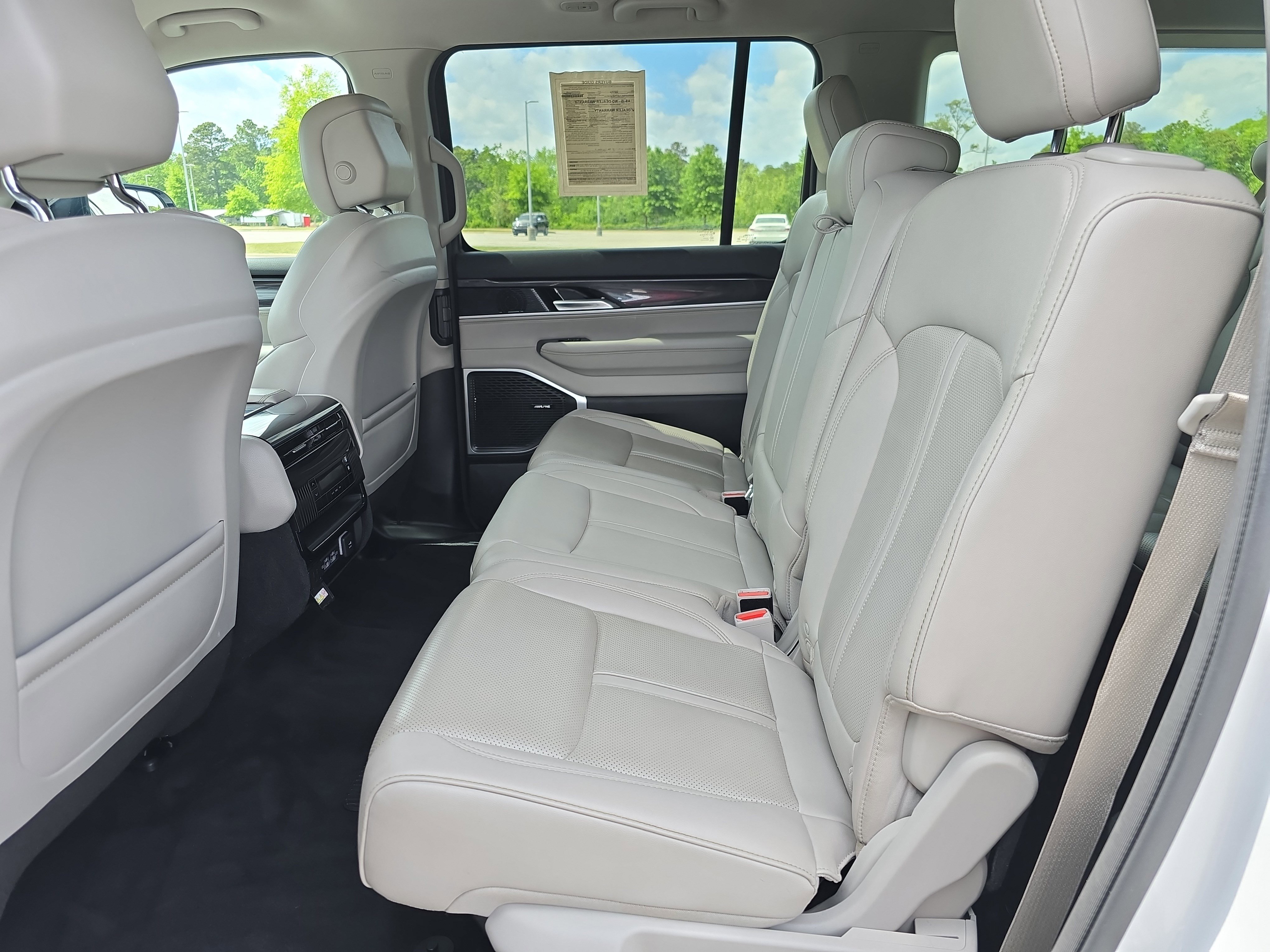 Used 2024 Jeep Wagoneer L 4WD image 14