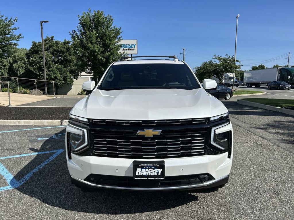 Used 2025 Chevrolet Tahoe High Country AWD/4WD image 3
