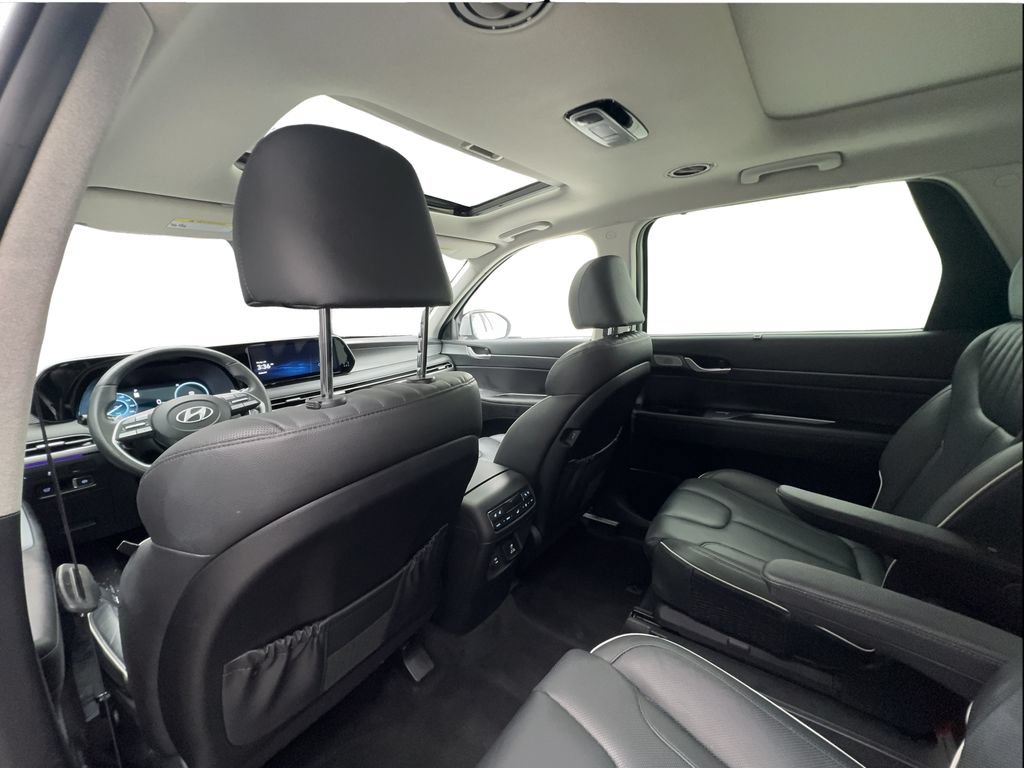 Used 2025 Hyundai Palisade Limited FWD image 24