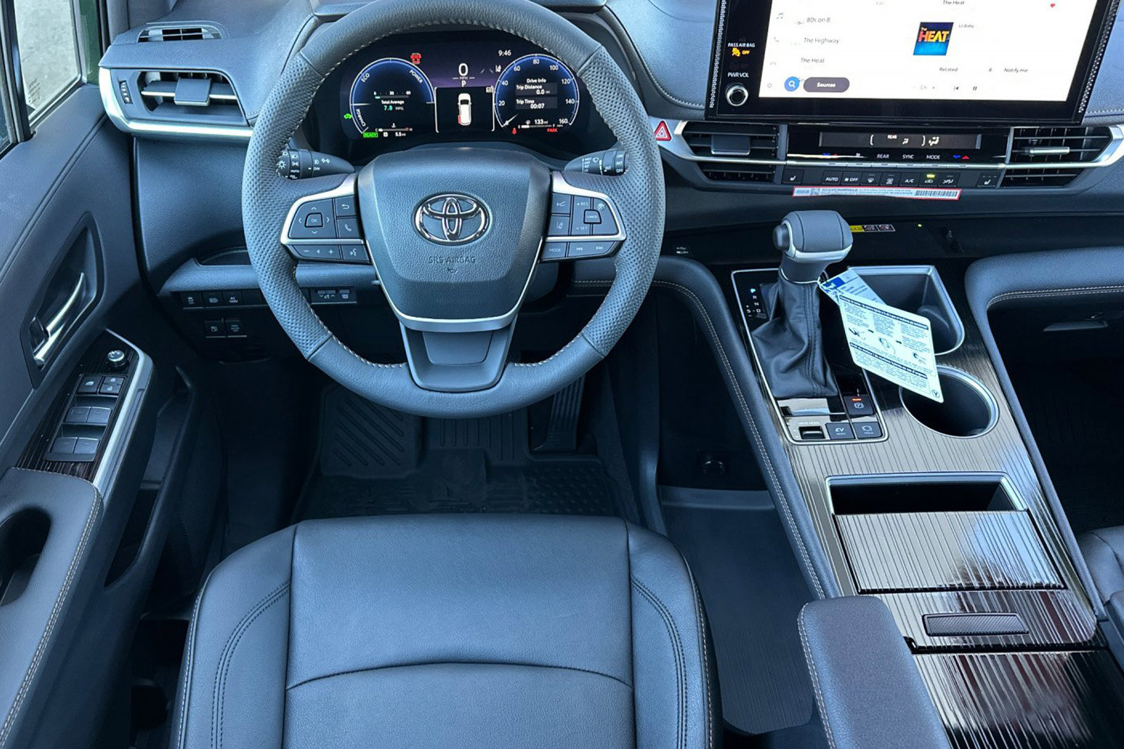 New 2026 Toyota Sienna XLE Woodland Edition AWD/4WD image 15