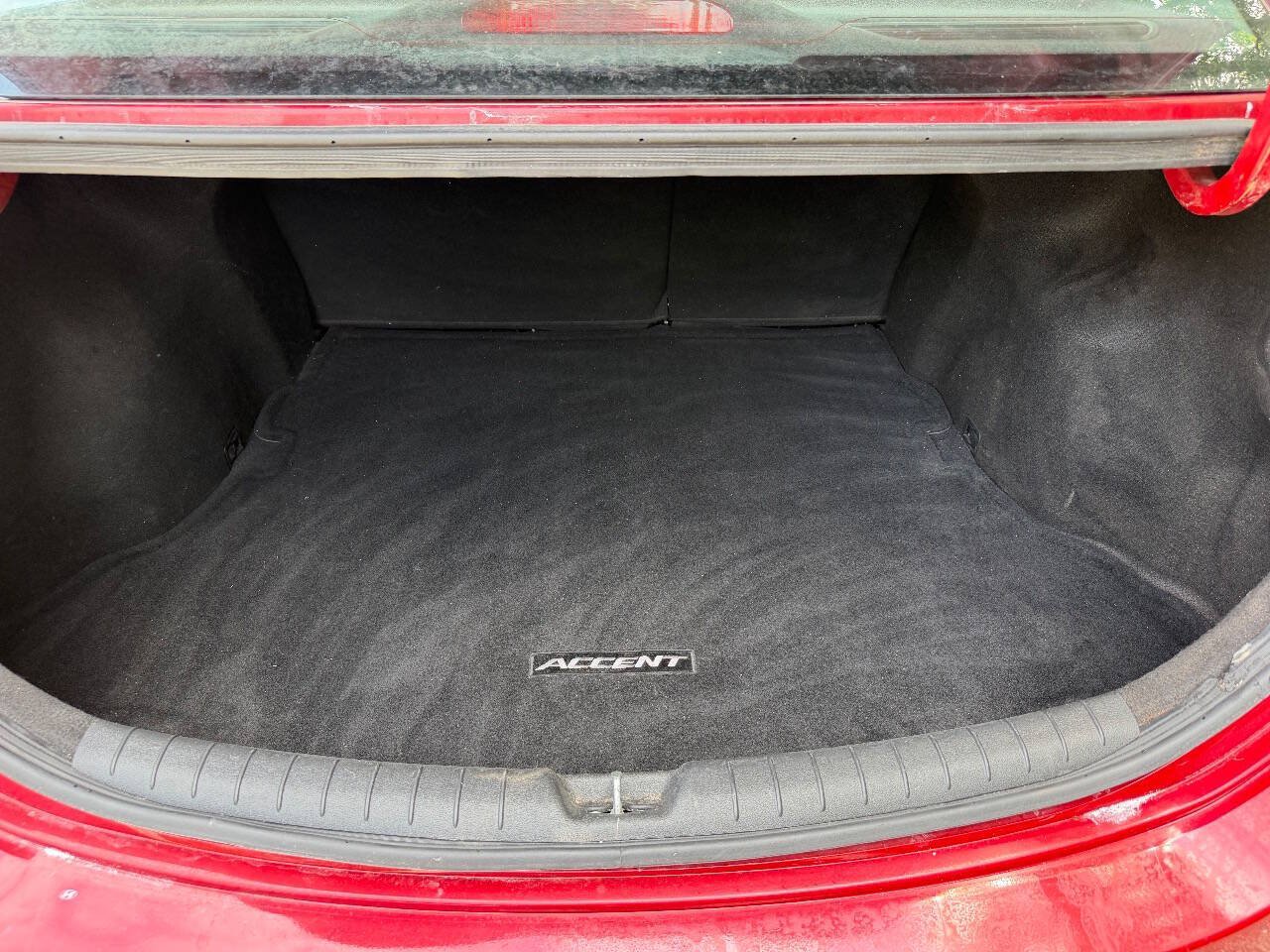 Used 2021 Hyundai Accent SE w/ Cargo Package FWD image 9