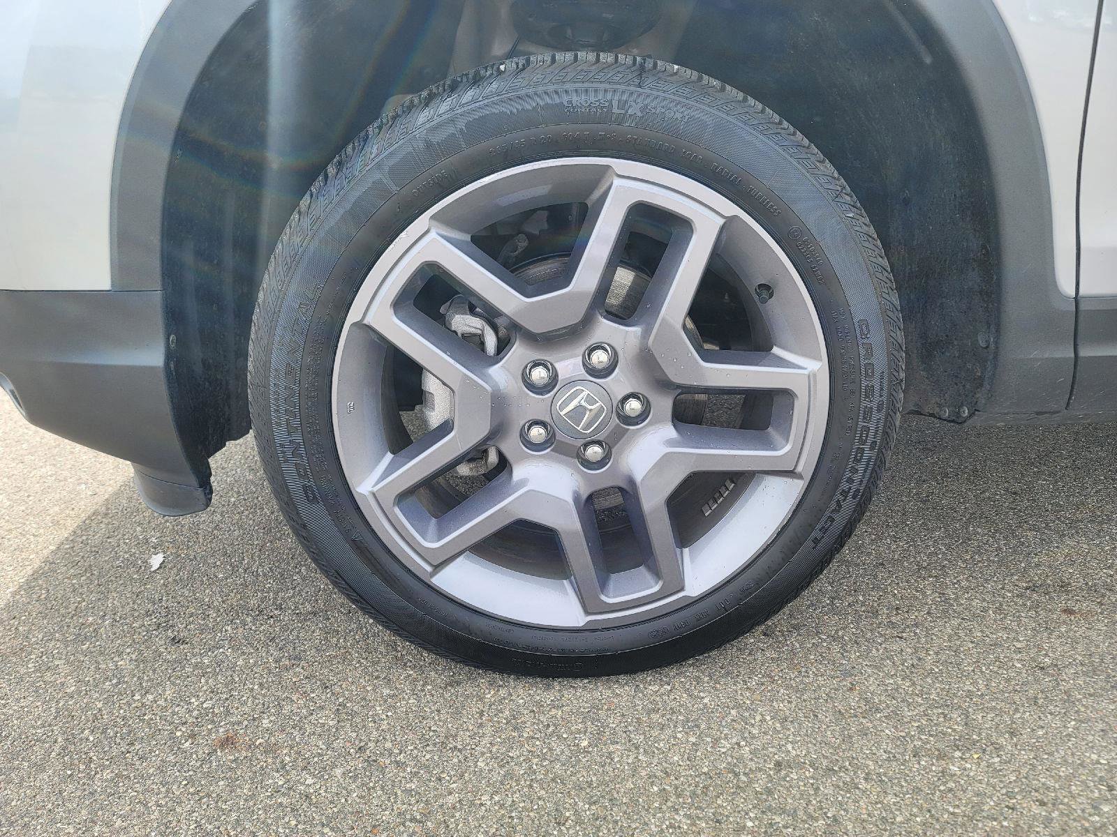 Used 2023 Honda Passport EX-L image 2