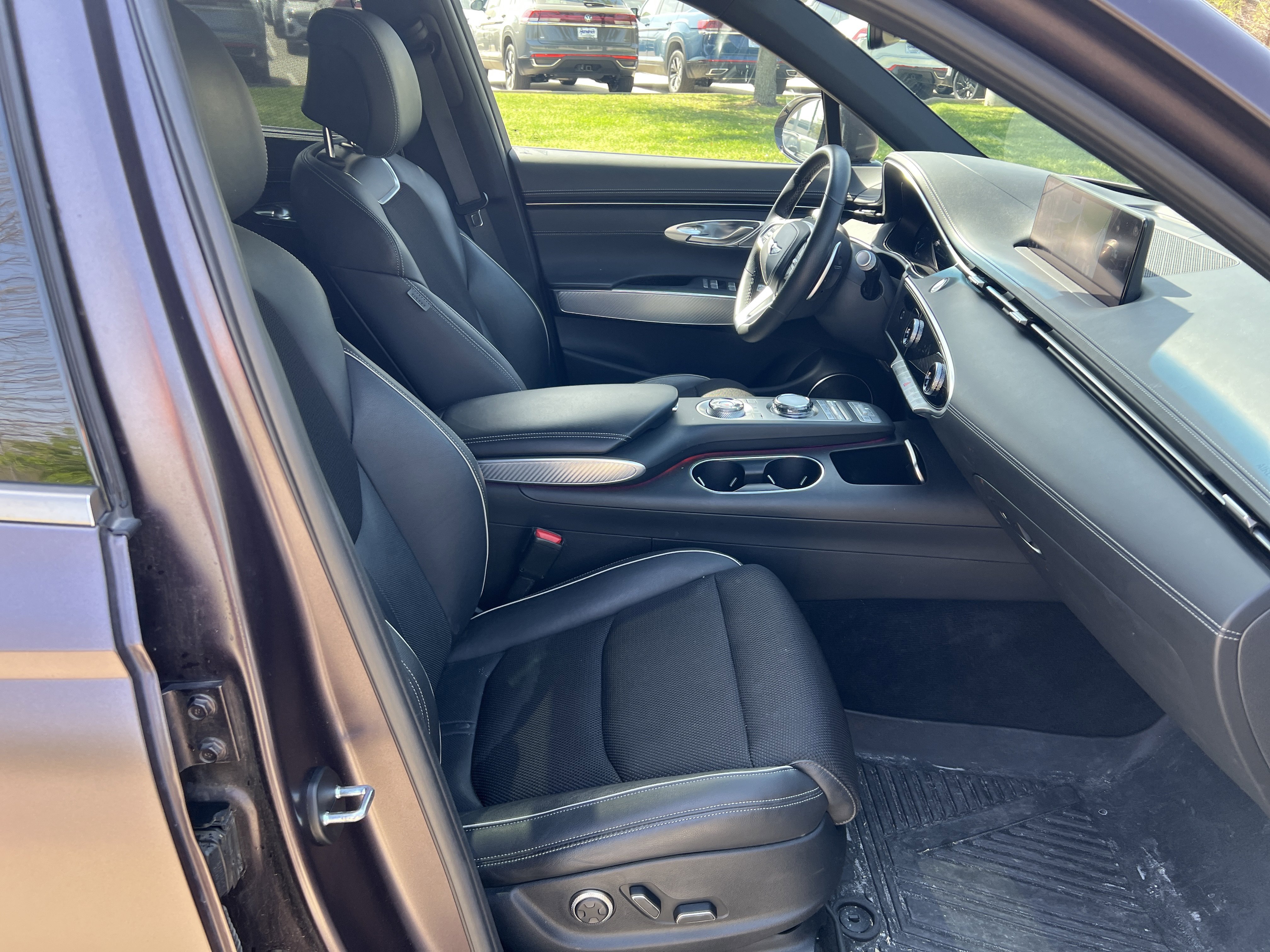 Used 2023 Genesis GV70 2.5T w/ Sport Prestige Package image 30