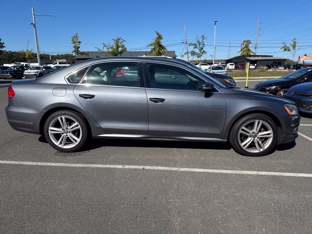 Used 2014 Volkswagen Passat TDI SEL Premium FWD image 4