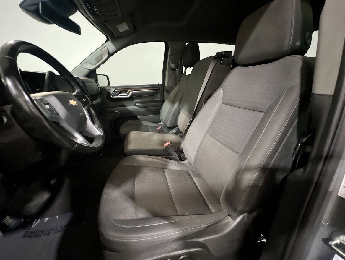 Used 2023 Chevrolet Silverado 1500 LT w/ Protection Package AWD/4WD image 16