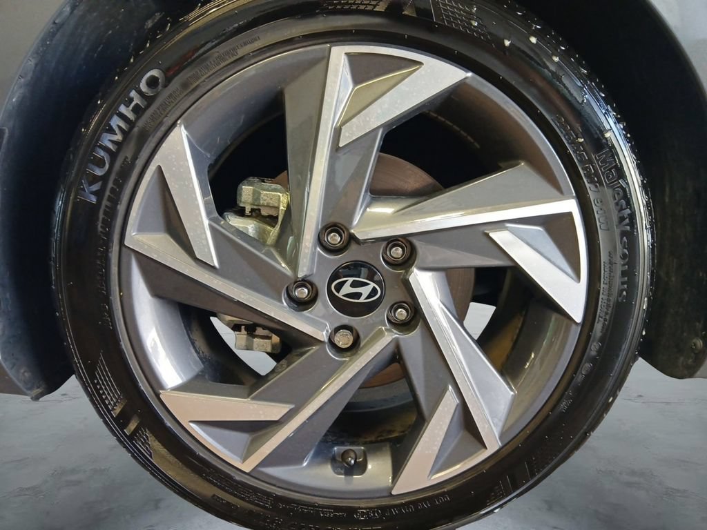 Used 2025 Hyundai Elantra Sport FWD image 17
