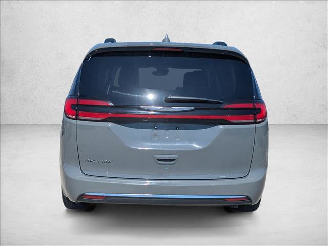 Used 2022 Chrysler Pacifica Touring-L FWD image 6