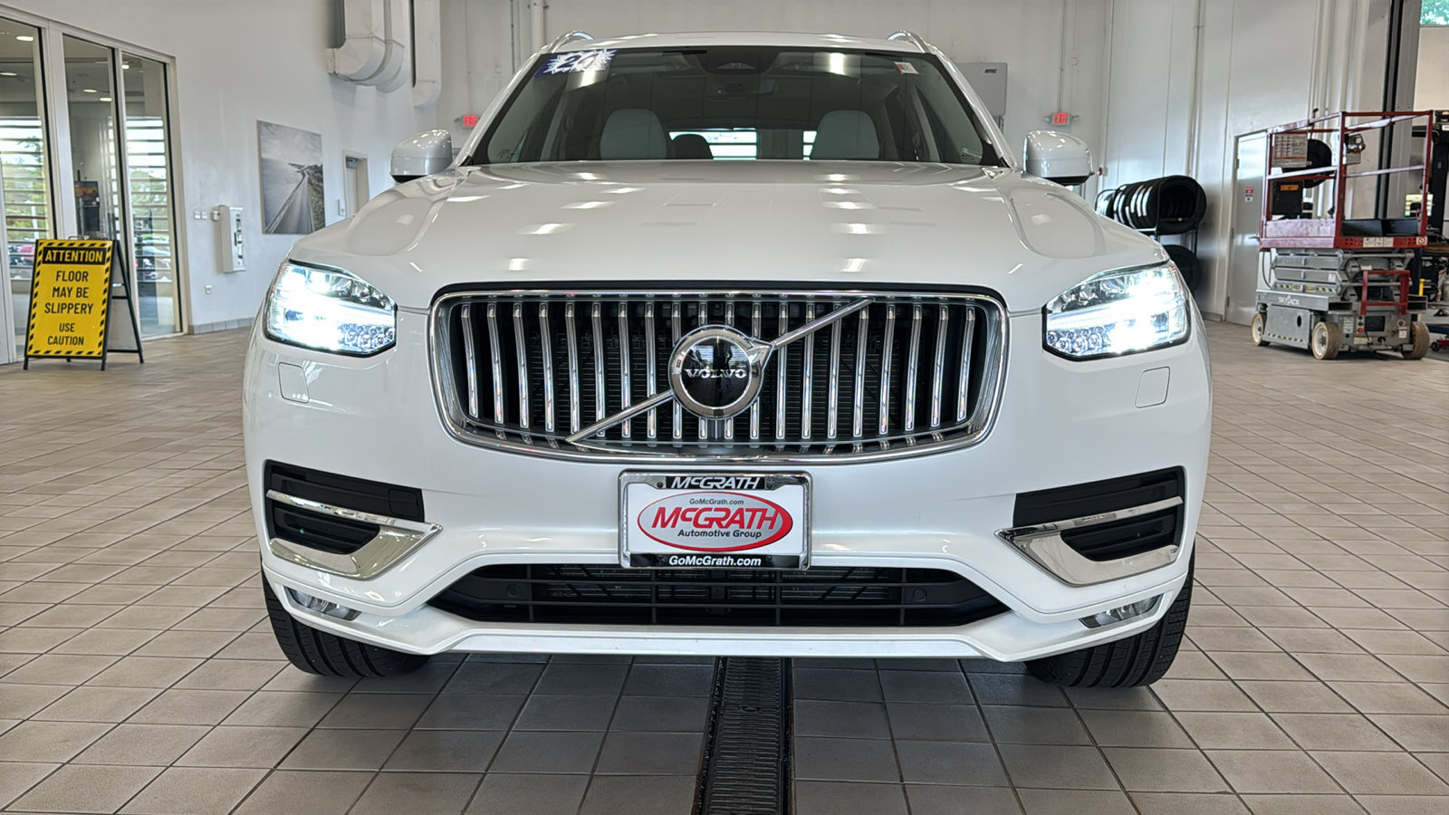 Used 2024 Volvo XC90 B5 Core w/ Protection Package Premier AWD/4WD image 10