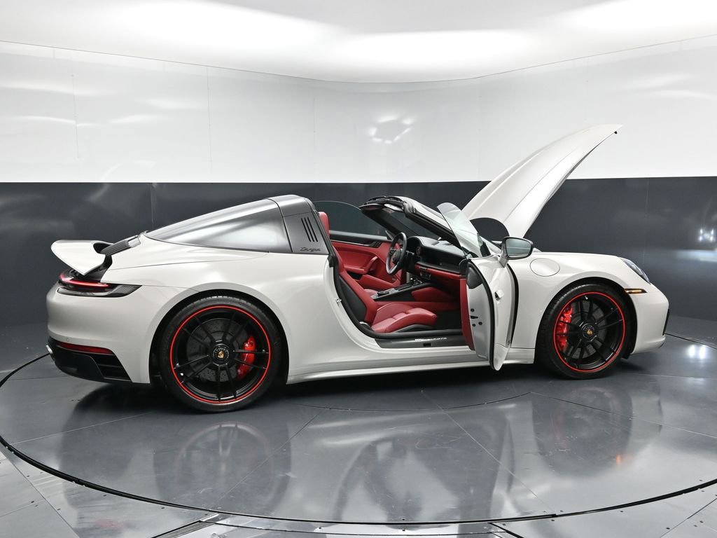 Certified 2024 Porsche 911 Targa 4 GTS AWD/4WD image 31