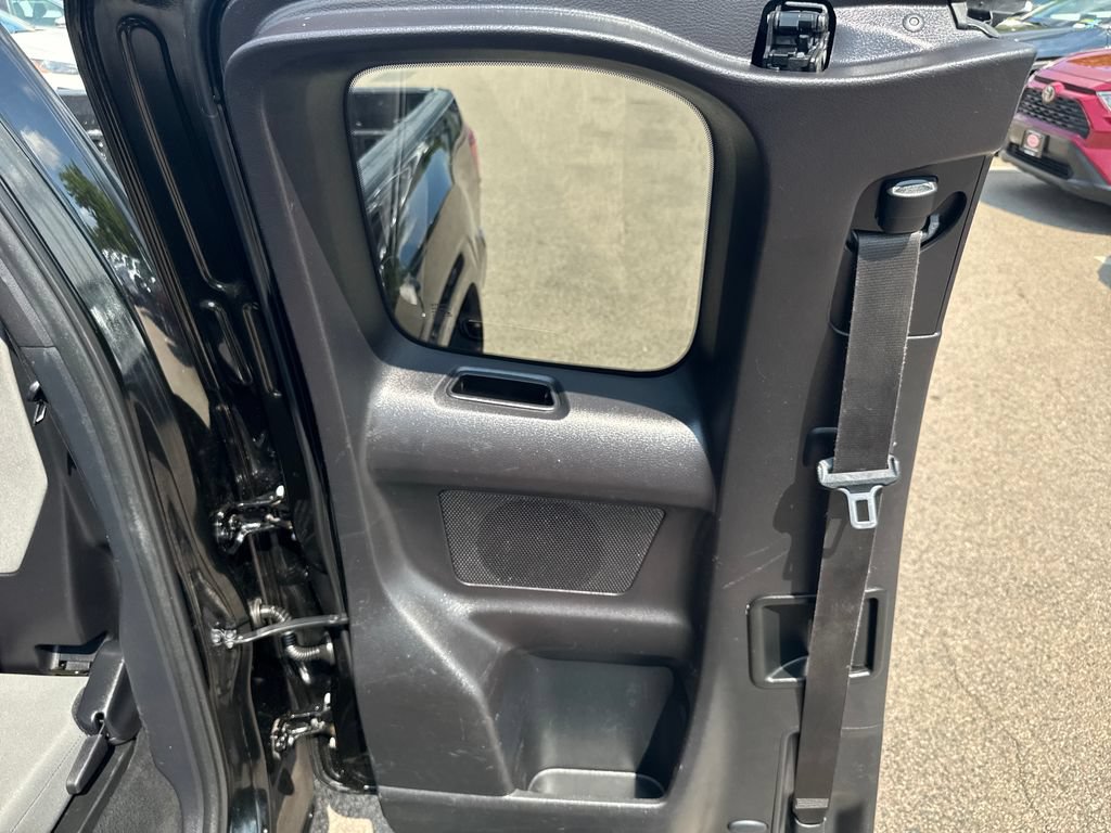 Used 2018 Toyota Tacoma SR5 AWD/4WD image 36