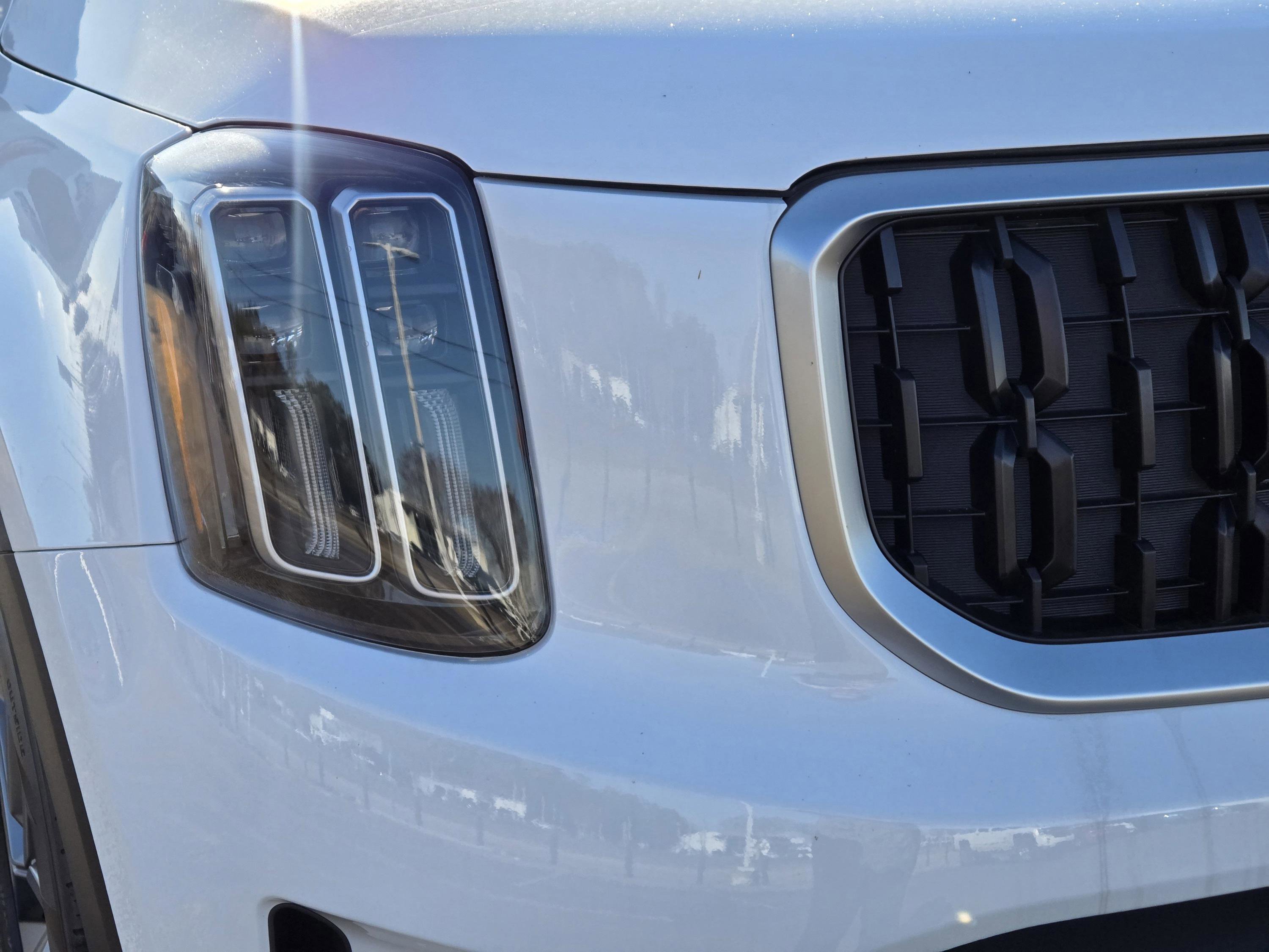 New 2025 Kia Telluride LX FWD image 3
